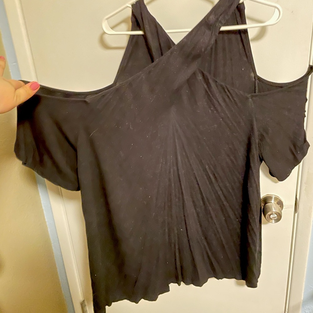 Torrid 3 cross front cold shoulder top